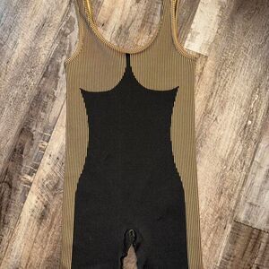 Forever 21 Black Tan Knit Seamless Bodysuit- Women's Small/Medium